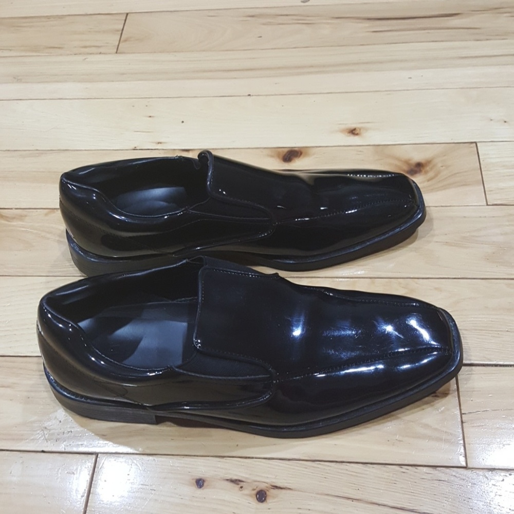 Men's dress shoes size 9.5 black